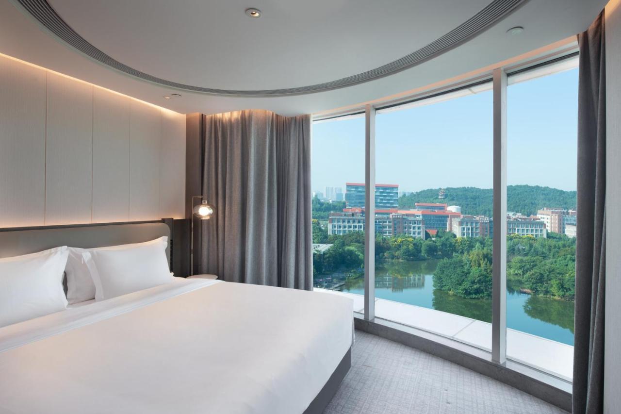 Crowne Plaza Wuhan Optics Valley By Ihg エクステリア 写真